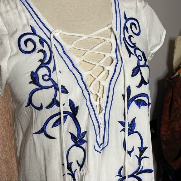 Lulus ‘Down in Kokomo’ Embroidered Lace-Up Mini Dress XS - Picture 4 of 8